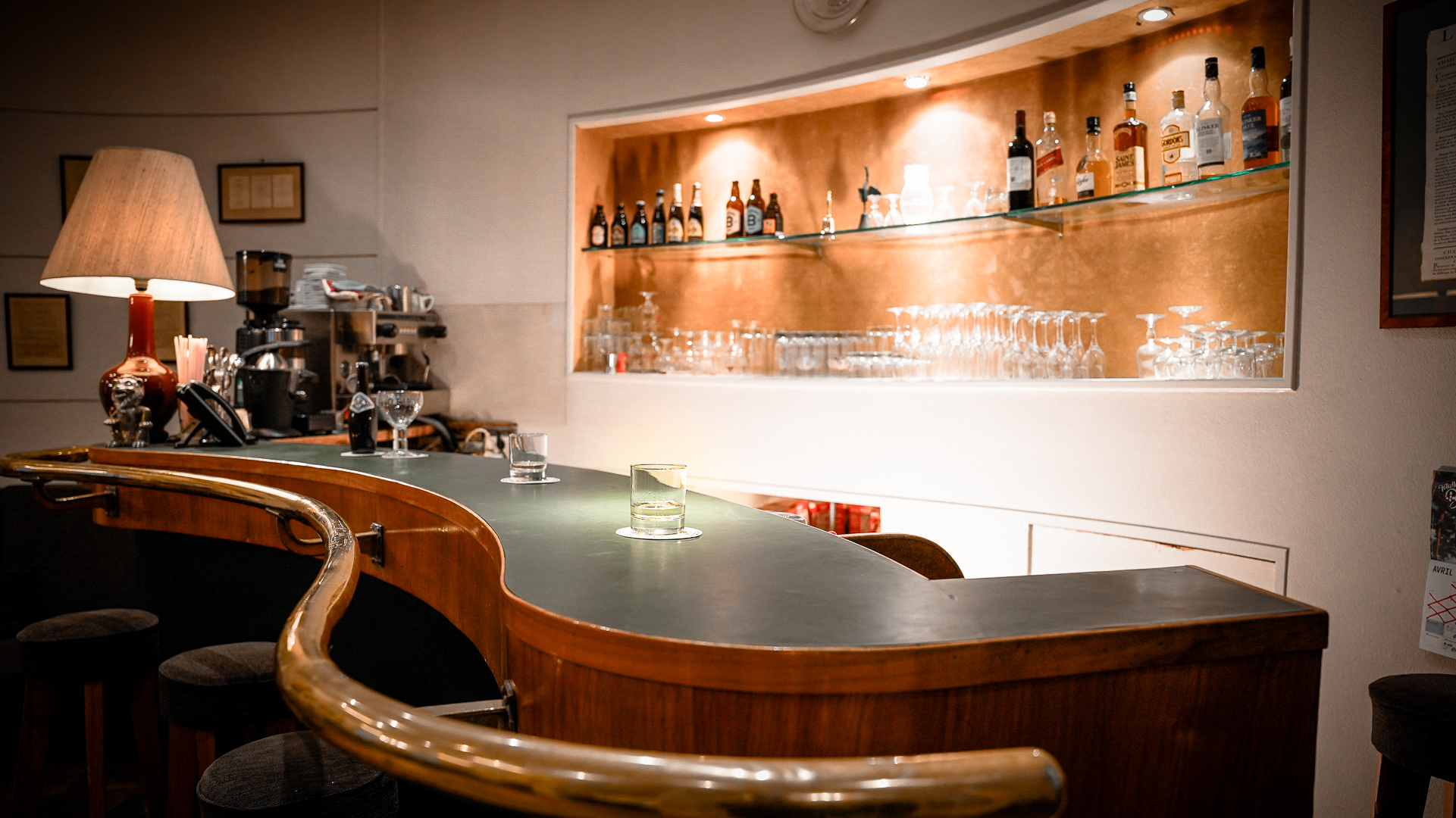 BAR (11) BAR (11)